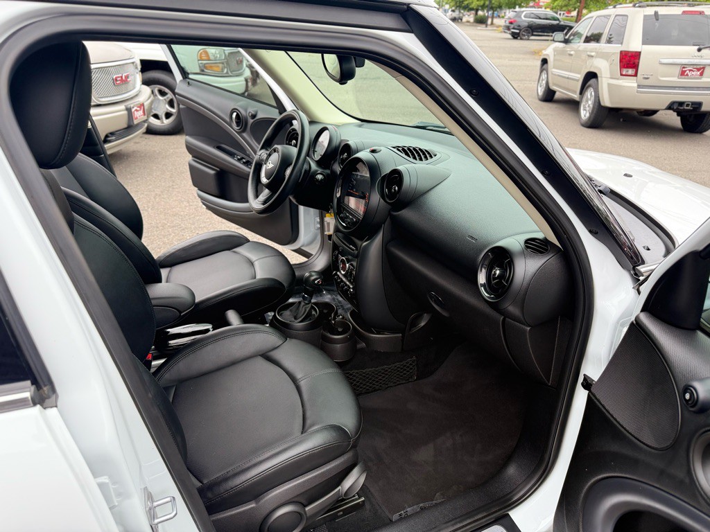 2015 MINI Countryman Image 20