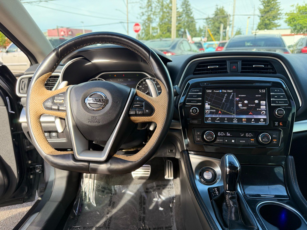 2016 Nissan Maxima Image 16