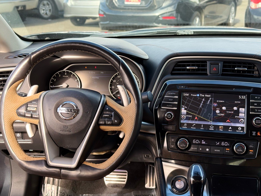 2016 Nissan Maxima Image 17