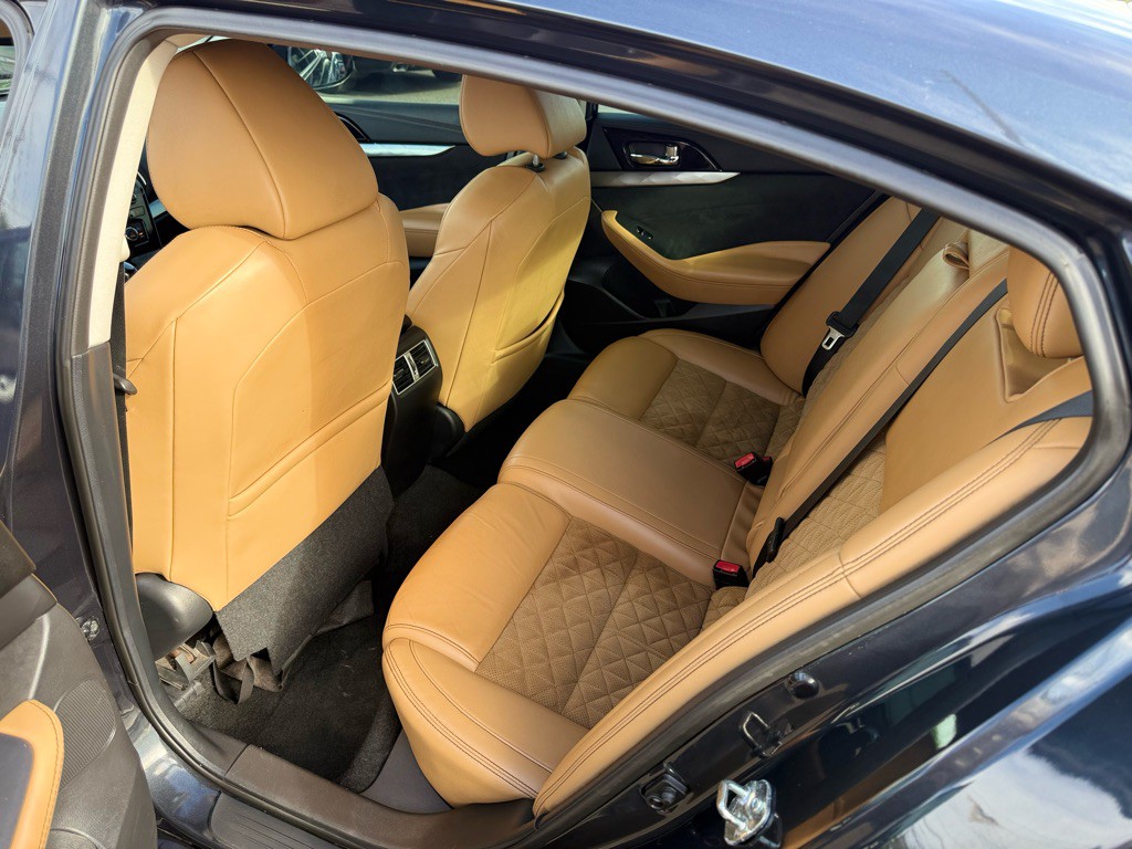 2016 Nissan Maxima Image 19