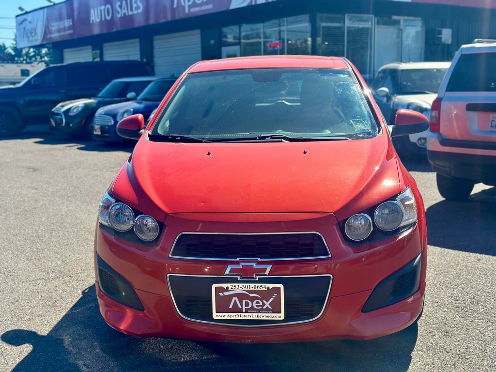 2012 Chevrolet Sonic Image 2