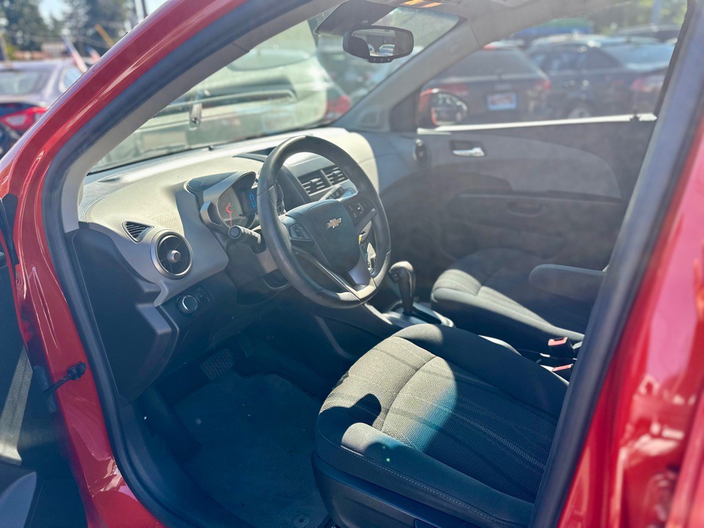 2012 Chevrolet Sonic Image 13