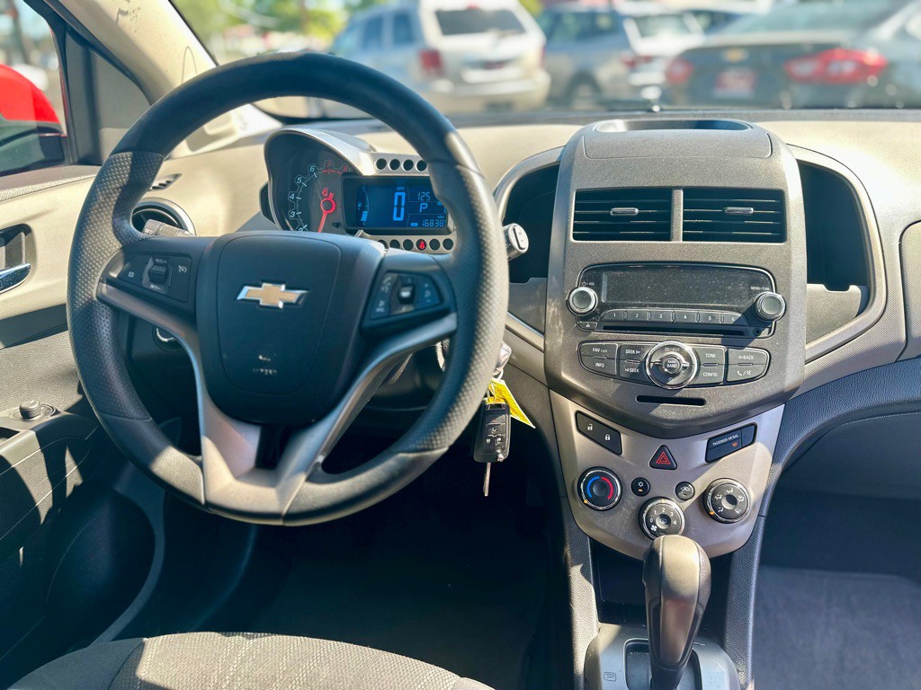 2012 Chevrolet Sonic Image 16