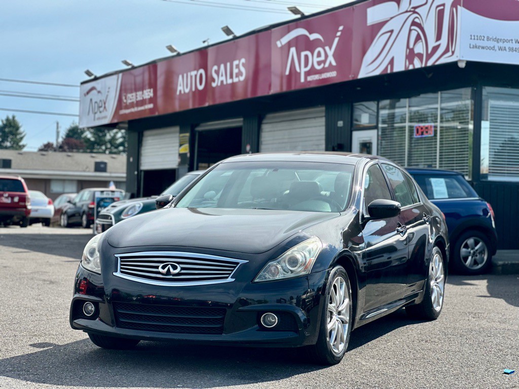 2011 INFINITI G37 Image 2