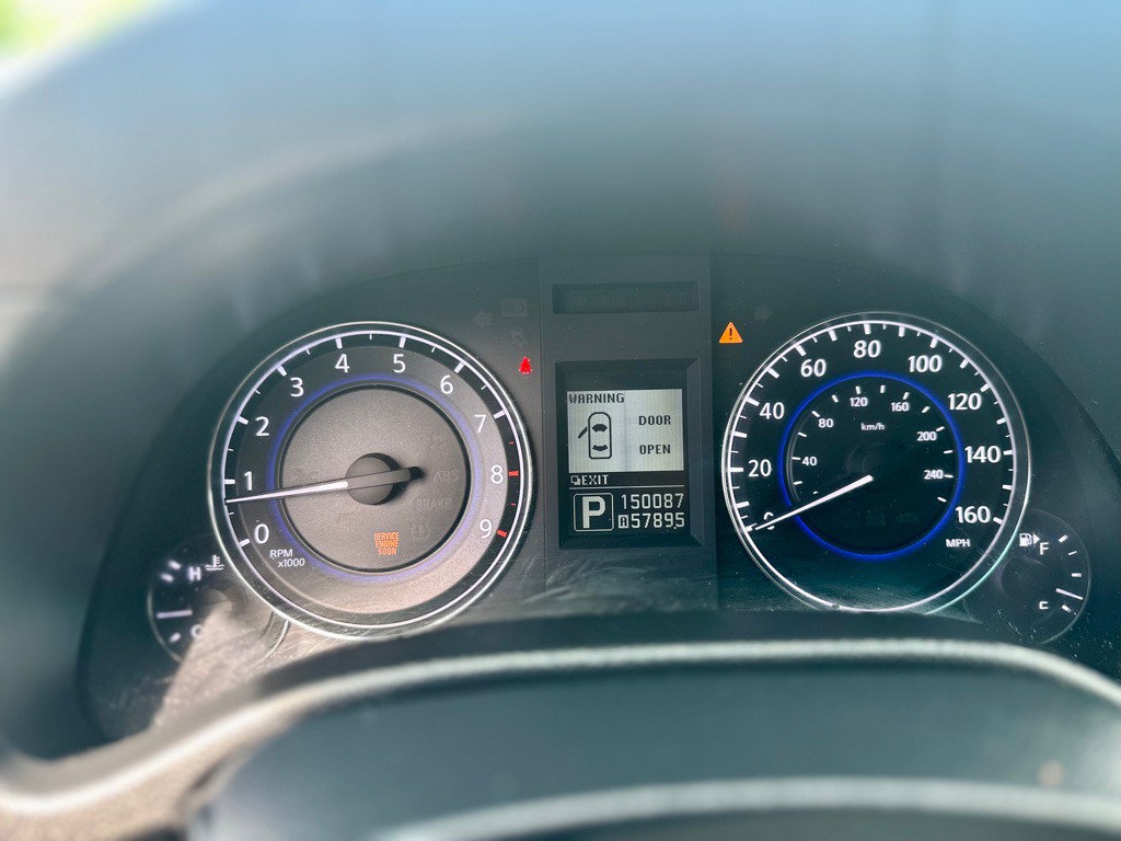 2011 INFINITI G37 Image 17