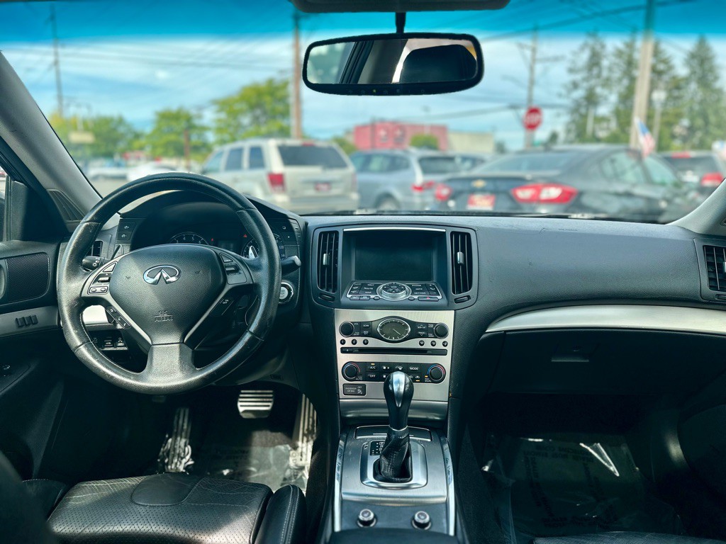 2011 INFINITI G37 Image 21