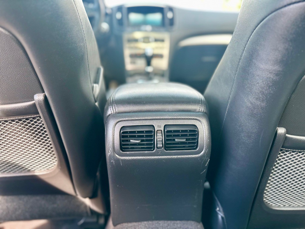 2011 INFINITI G37 Image 22