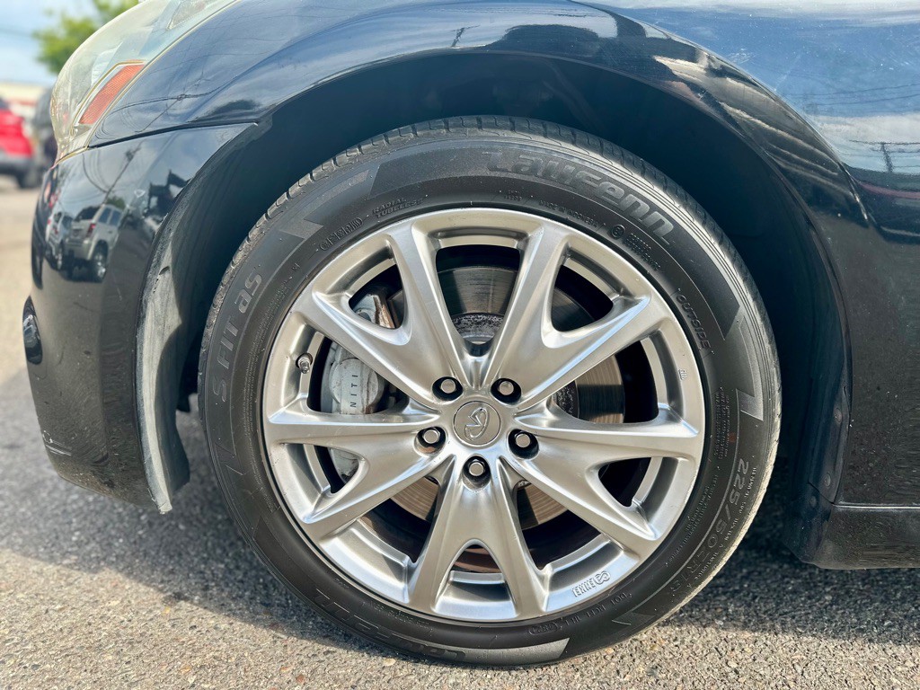 2011 INFINITI G37 Image 28