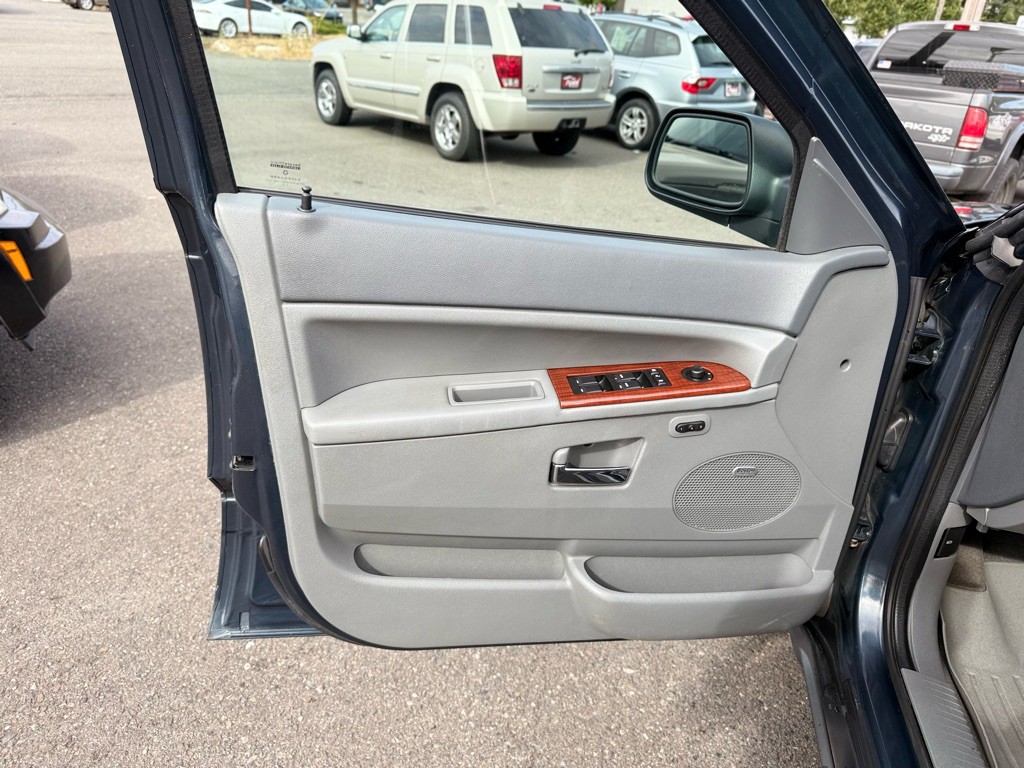 2007 Jeep Grand Cherokee Image 13