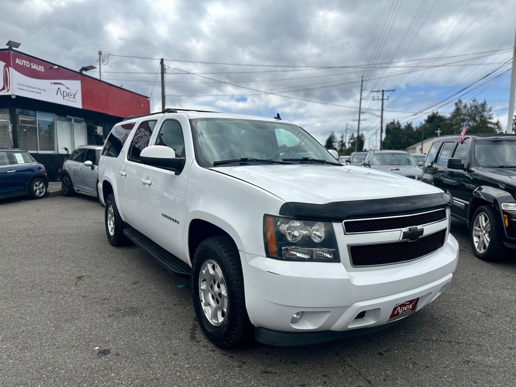 2010 Chevrolet Suburban Image 3