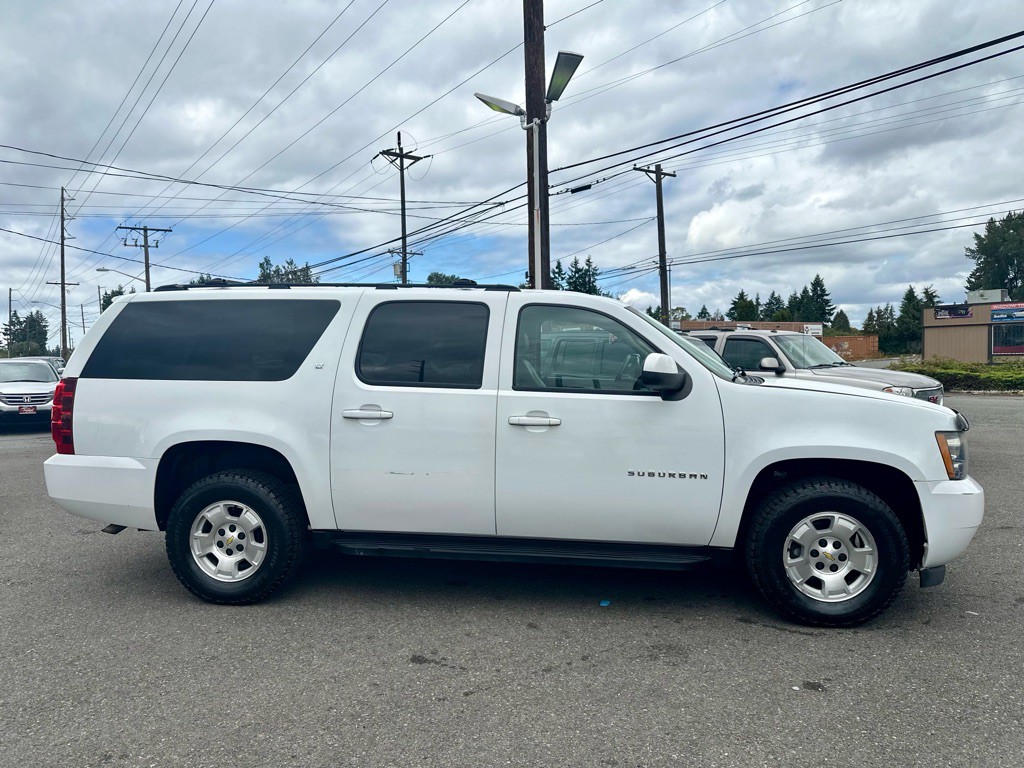 2010 Chevrolet Suburban Image 4