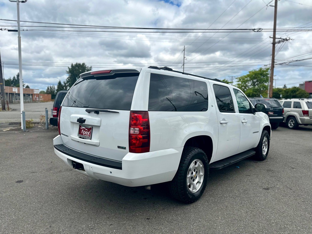 2010 Chevrolet Suburban Image 5