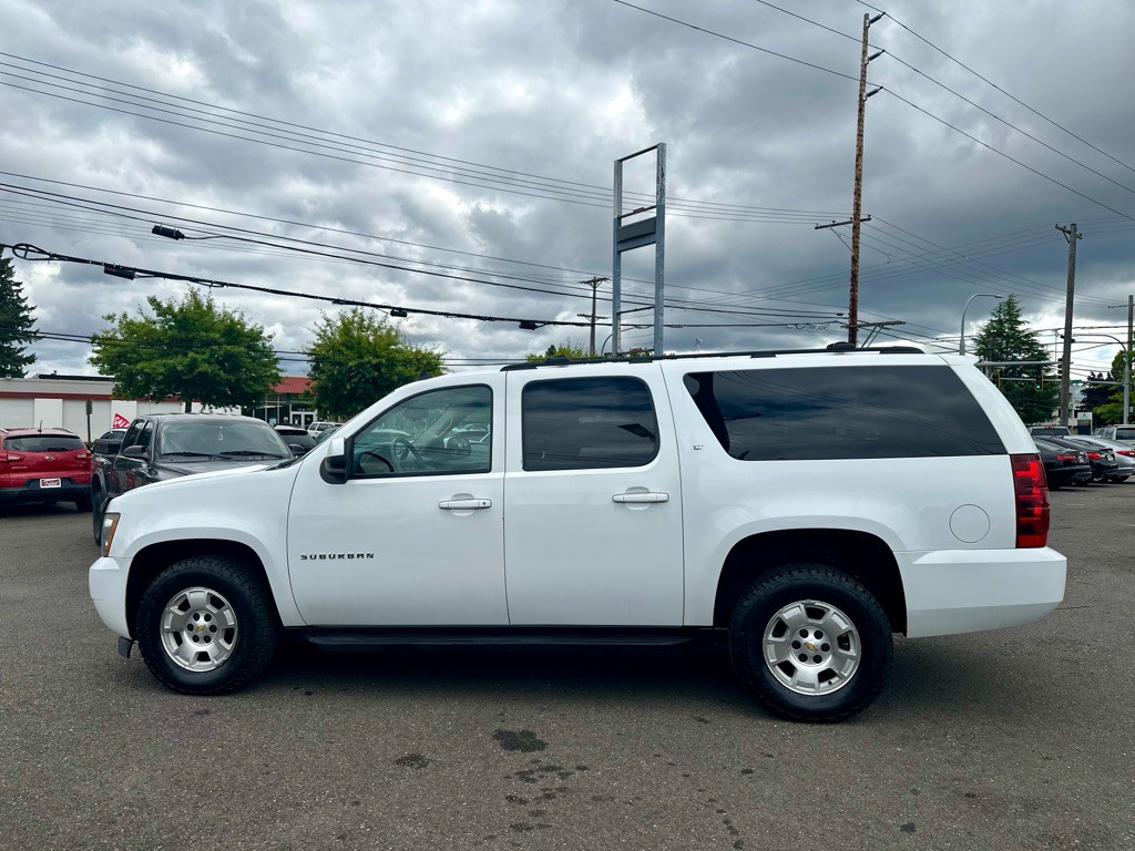 2010 Chevrolet Suburban Image 13