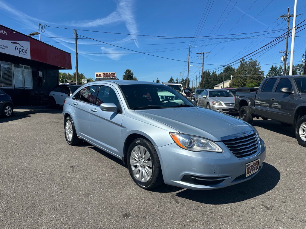 2013 Chrysler 200 Image 3