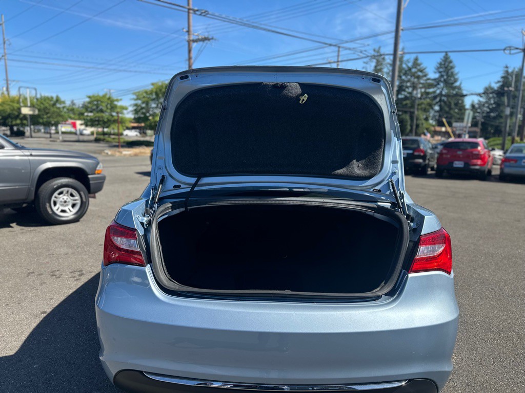 2013 Chrysler 200 Image 7