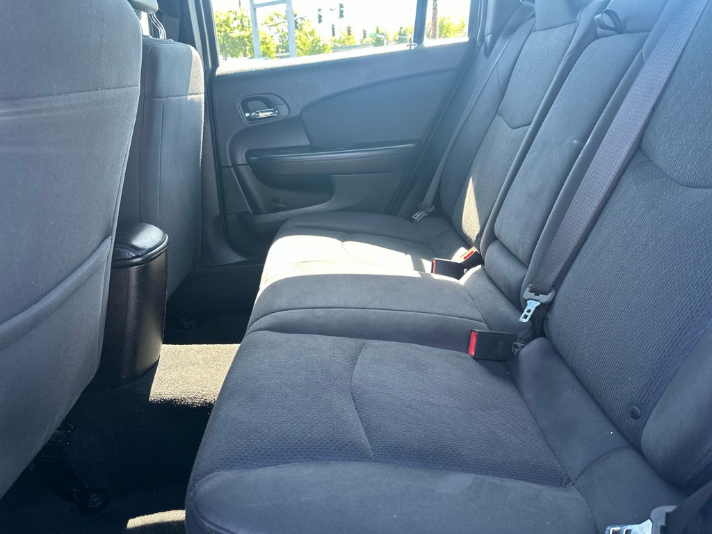 2013 Chrysler 200 Image 17