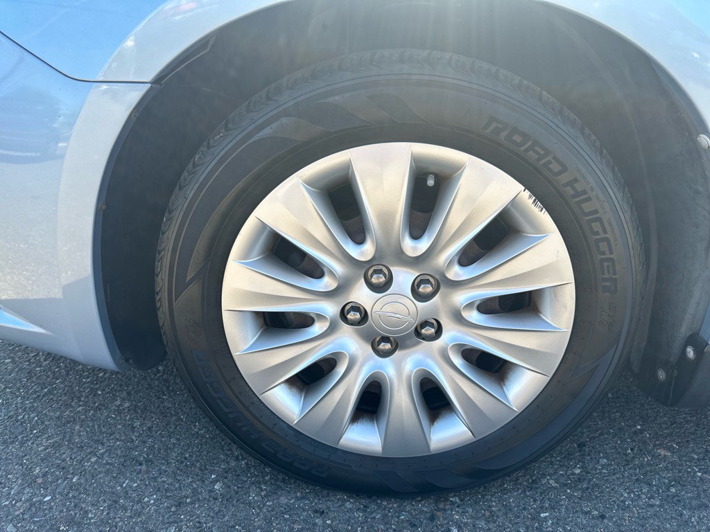 2013 Chrysler 200 Image 20