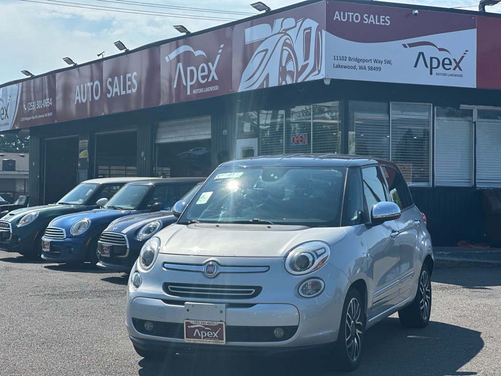 2014 FIAT 500L Image 1