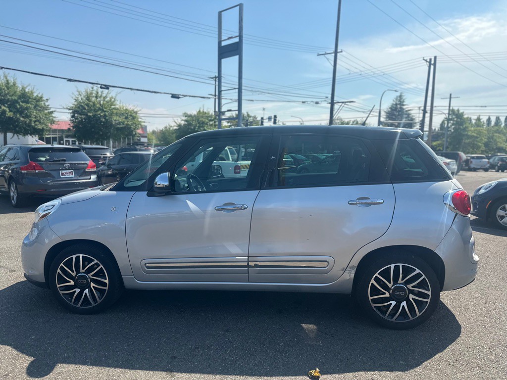 2014 FIAT 500L Image 9