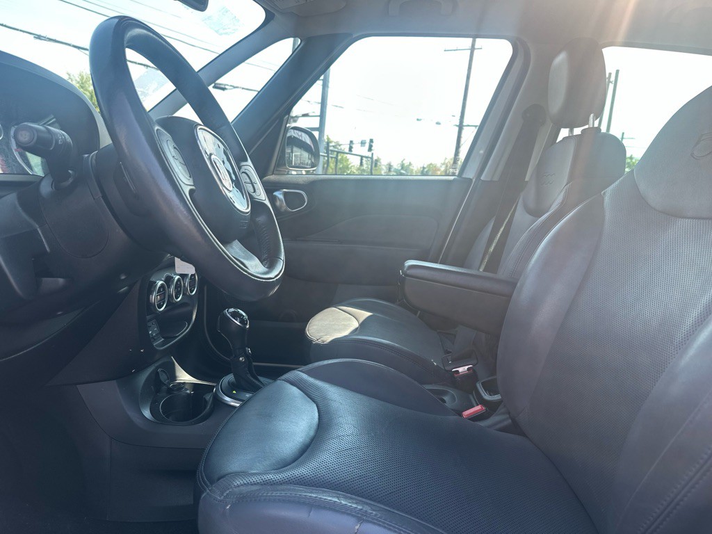 2014 FIAT 500L Image 13