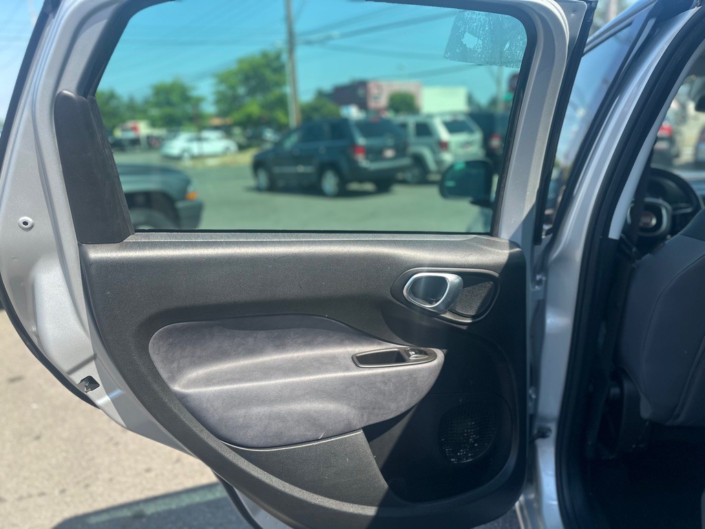 2014 FIAT 500L Image 15