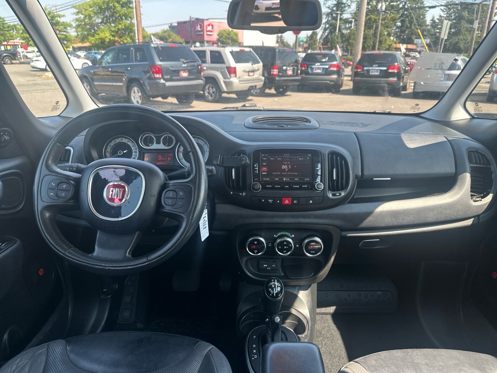 2014 FIAT 500L Image 17