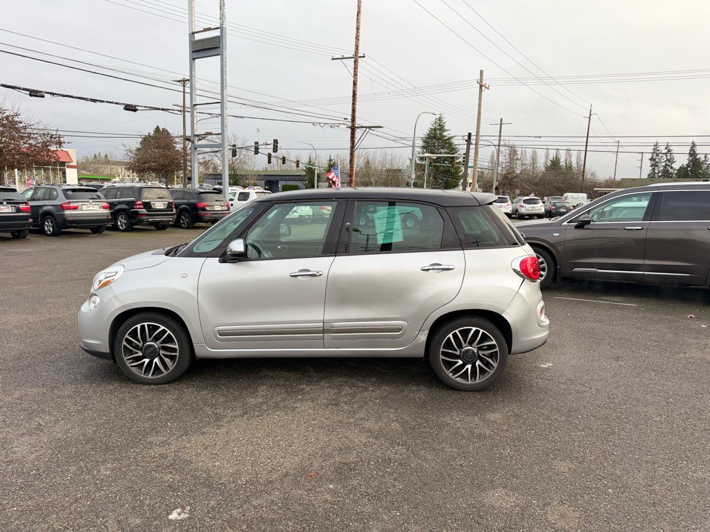 2014 FIAT 500L Image 9