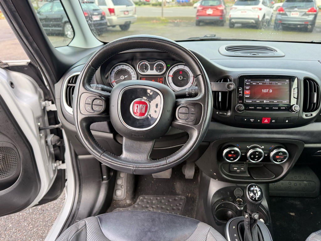 2014 FIAT 500L Image 13
