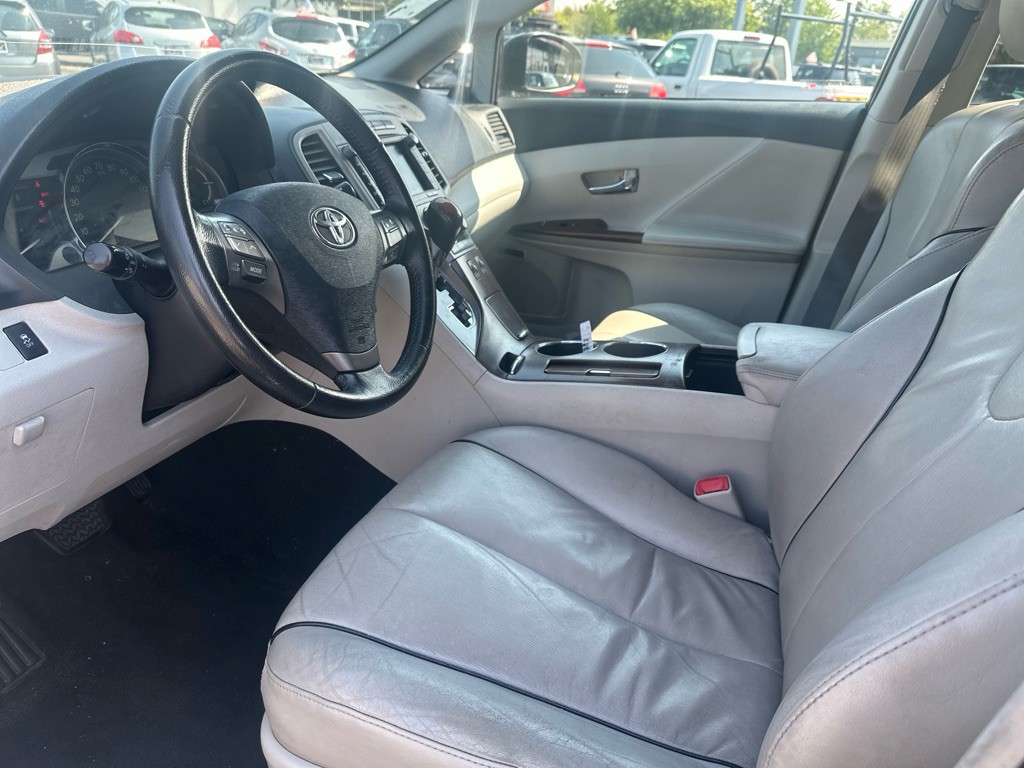 2009 Toyota Venza Image 11