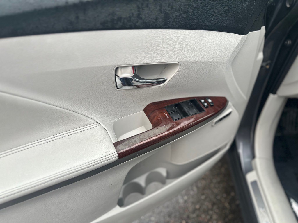 2009 Toyota Venza Image 11