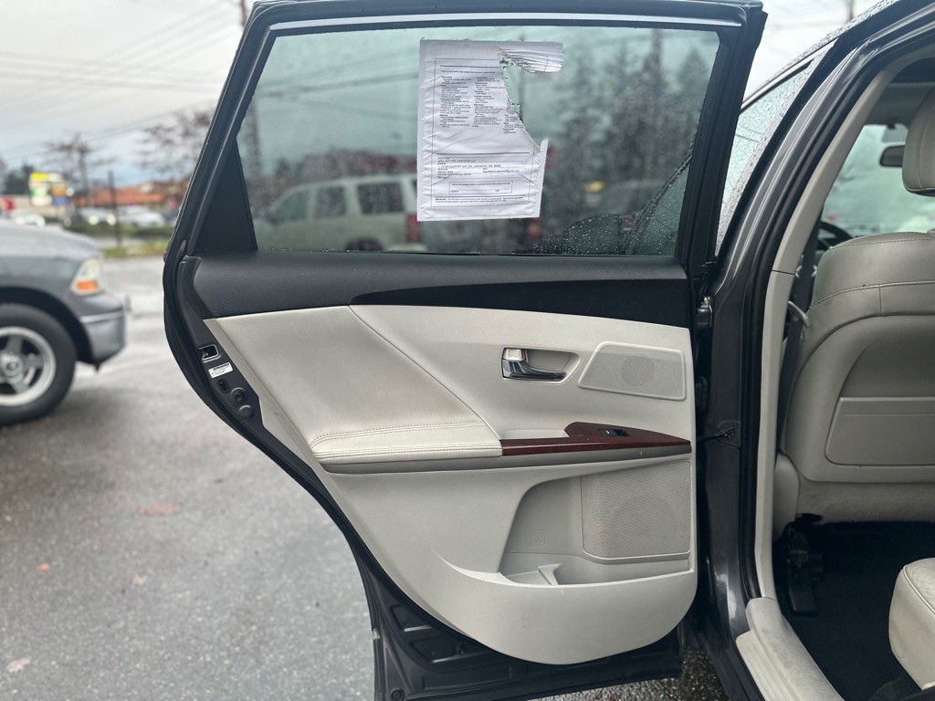 2009 Toyota Venza Image 17