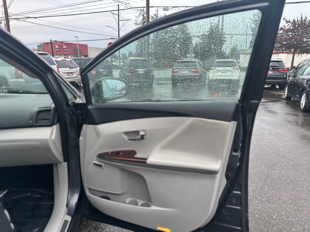 2009 Toyota Venza Image 21