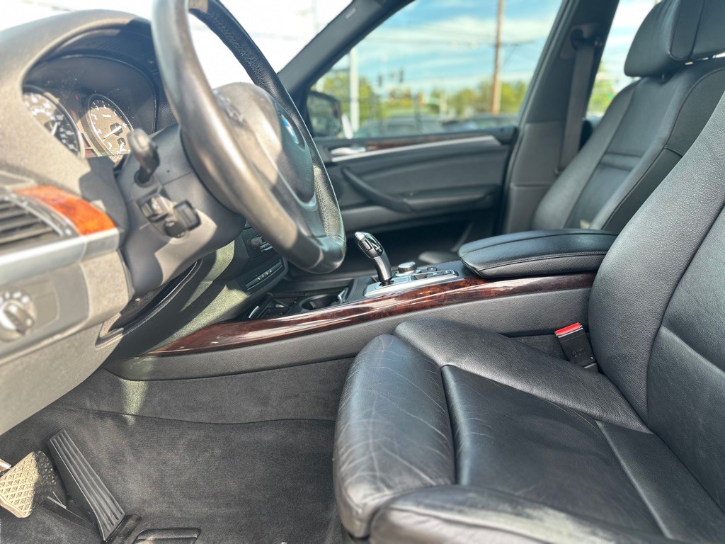 2009 BMW X5 Image 13