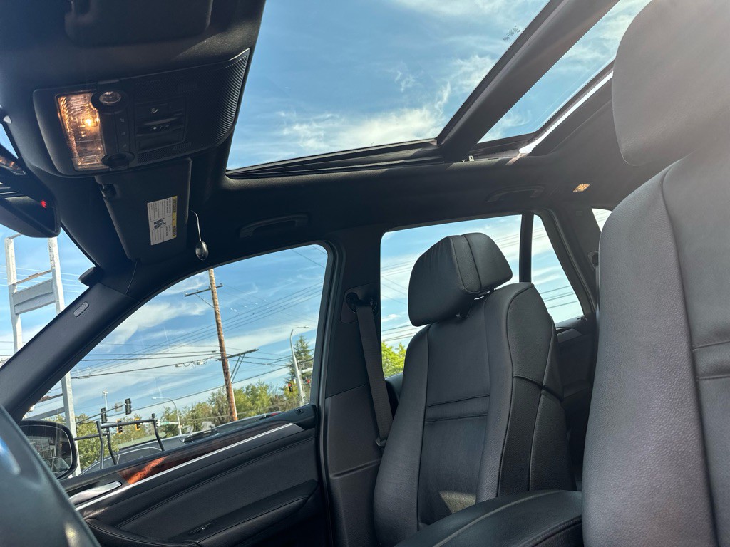 2009 BMW X5 Image 14