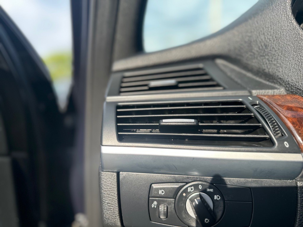 2009 BMW X5 Image 15