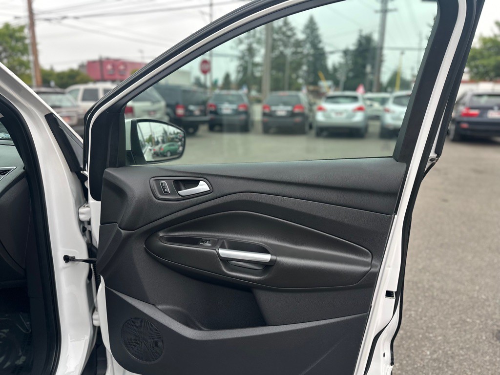 2013 Ford Escape Image 25