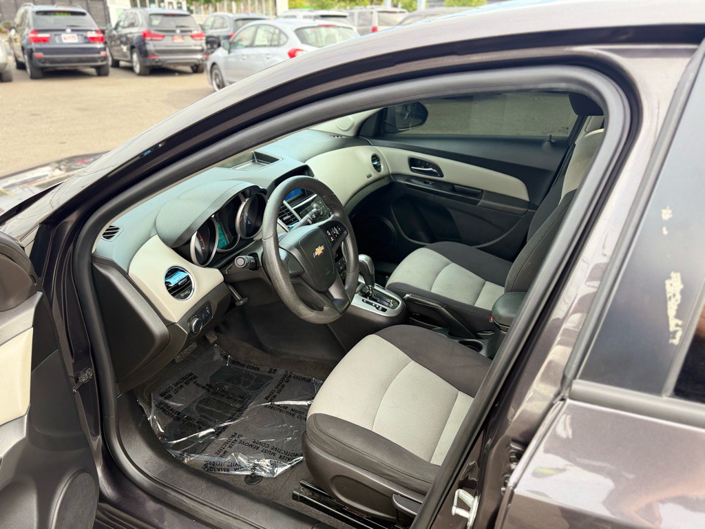 2014 Chevrolet Cruze Image 9