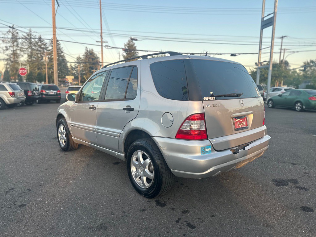2004 Mercedes-Benz M-Class Image 9