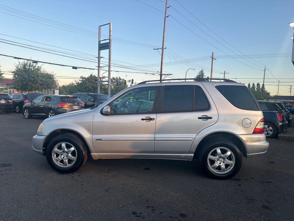 2004 Mercedes-Benz M-Class Image 10