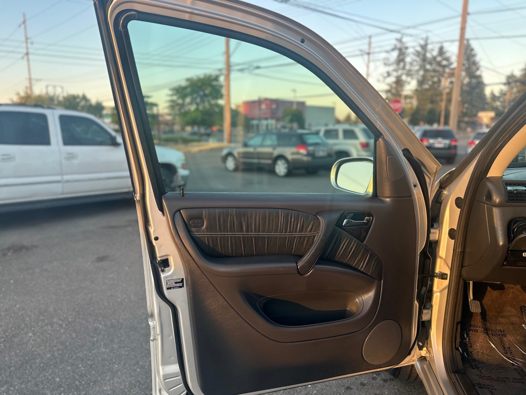 2004 Mercedes-Benz M-Class Image 11