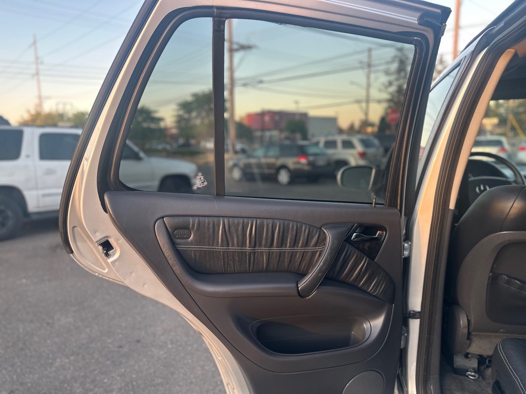 2004 Mercedes-Benz M-Class Image 18