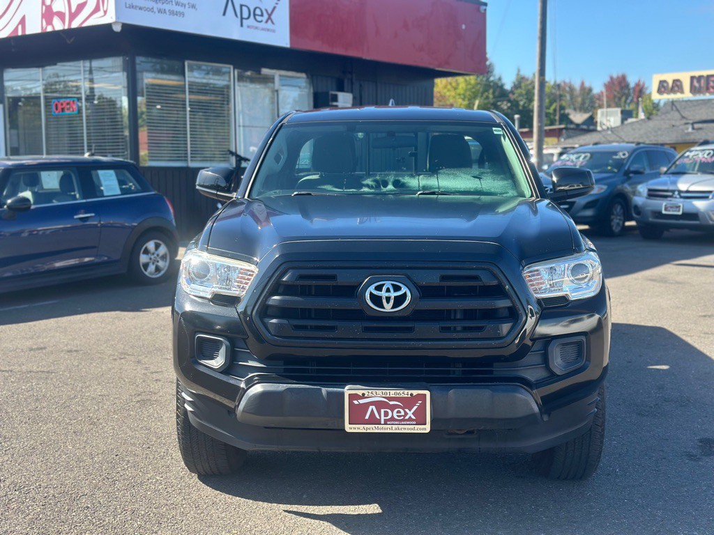 2017 Toyota Tacoma Image 2