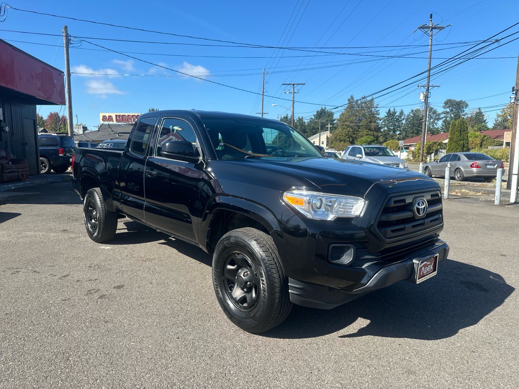 2017 Toyota Tacoma Image 3