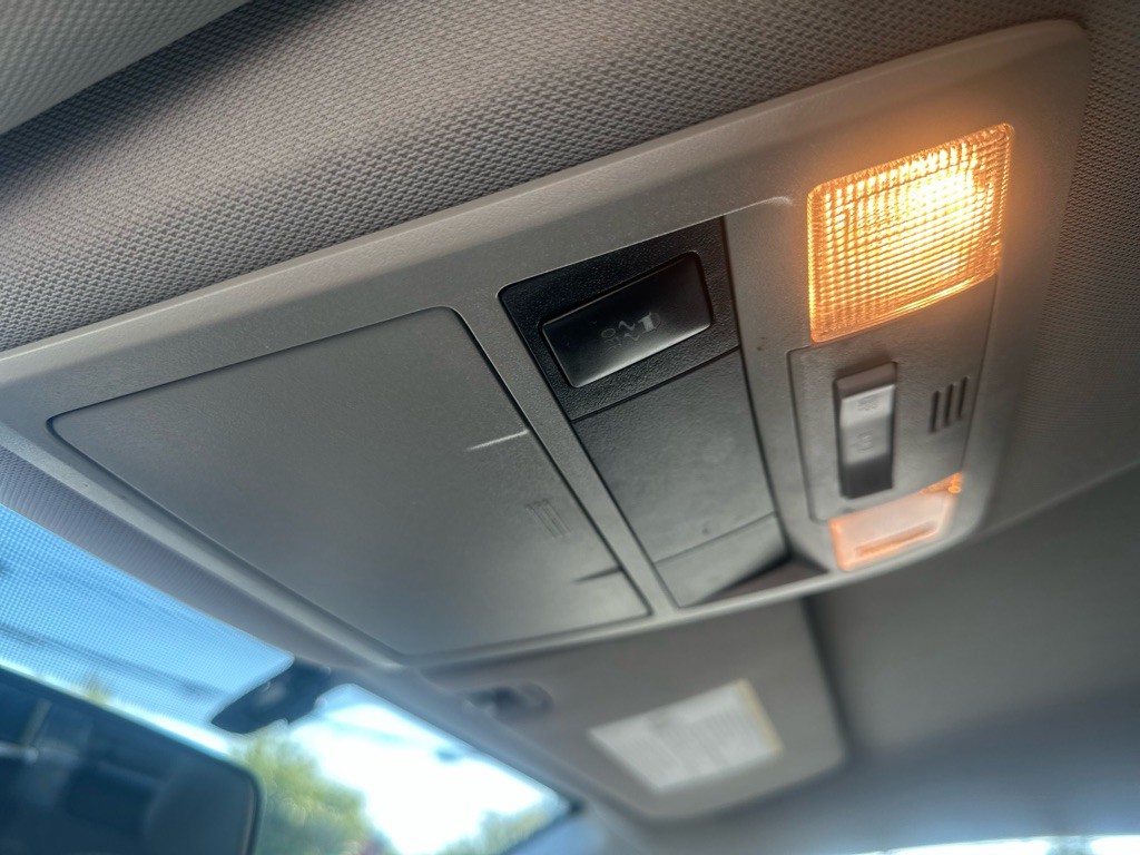 2017 Toyota Tacoma Image 15