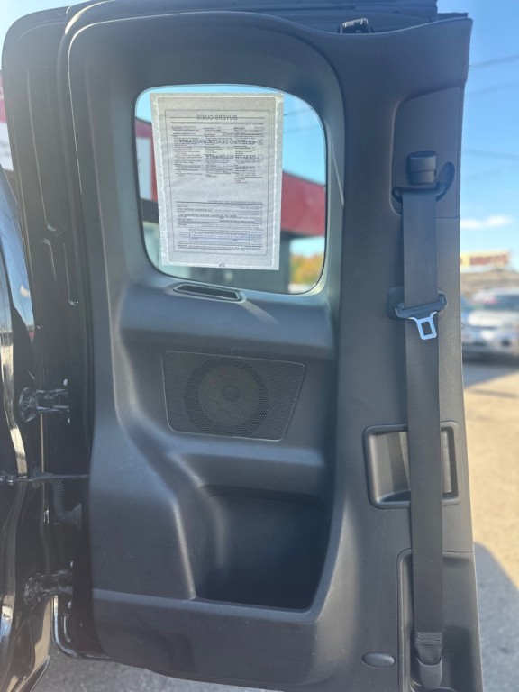 2017 Toyota Tacoma Image 16