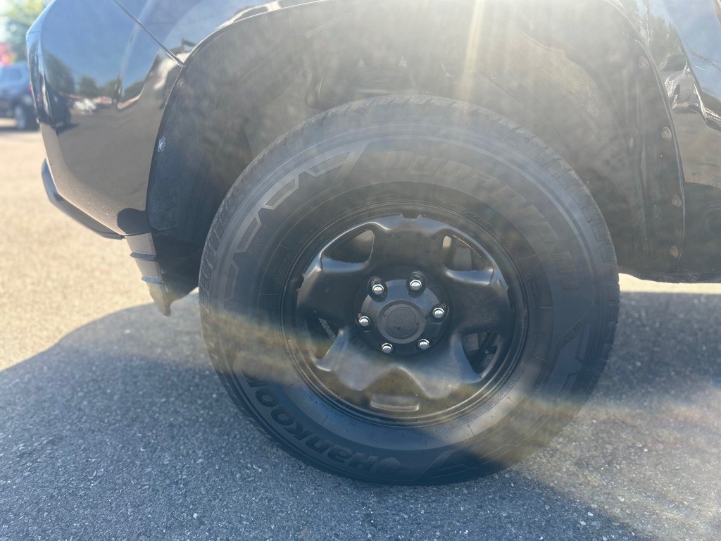 2017 Toyota Tacoma Image 21