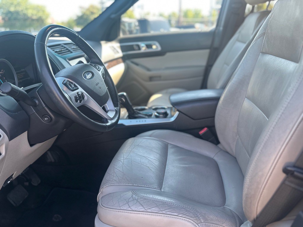 2011 Ford Explorer Image 13