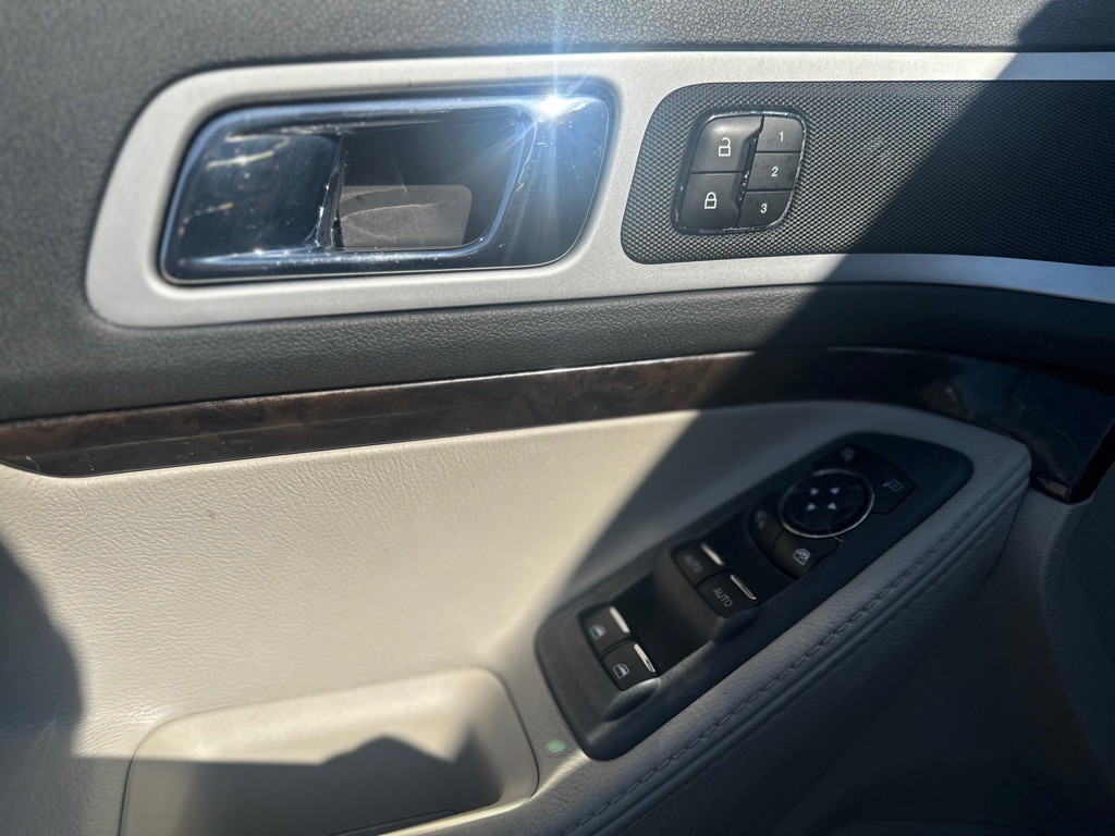 2011 Ford Explorer Image 18