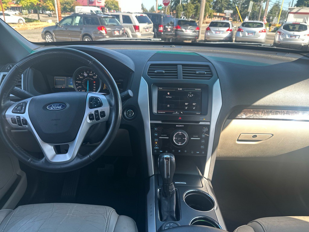 2011 Ford Explorer Image 21