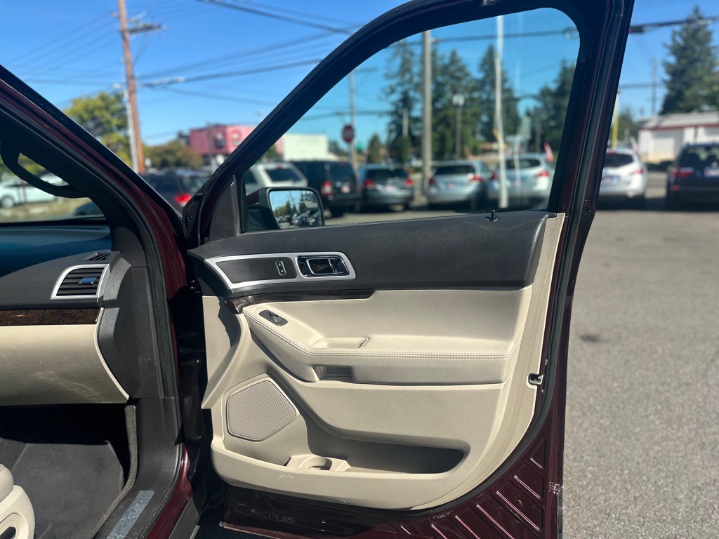 2011 Ford Explorer Image 22